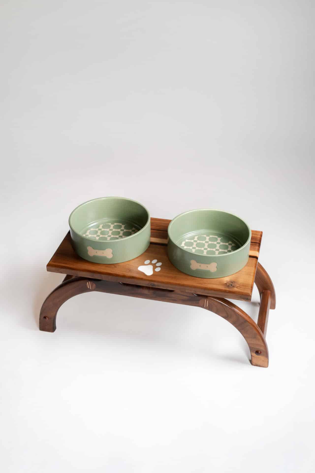 Curved legs Walnut Raise pet feeder with Maple and Wenge inlay